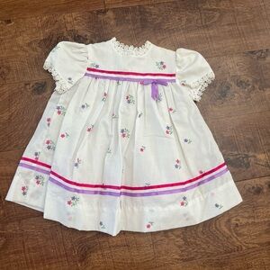 Vintage Ruth of Carolina toddler girls stress 2T or T2 white floral bow